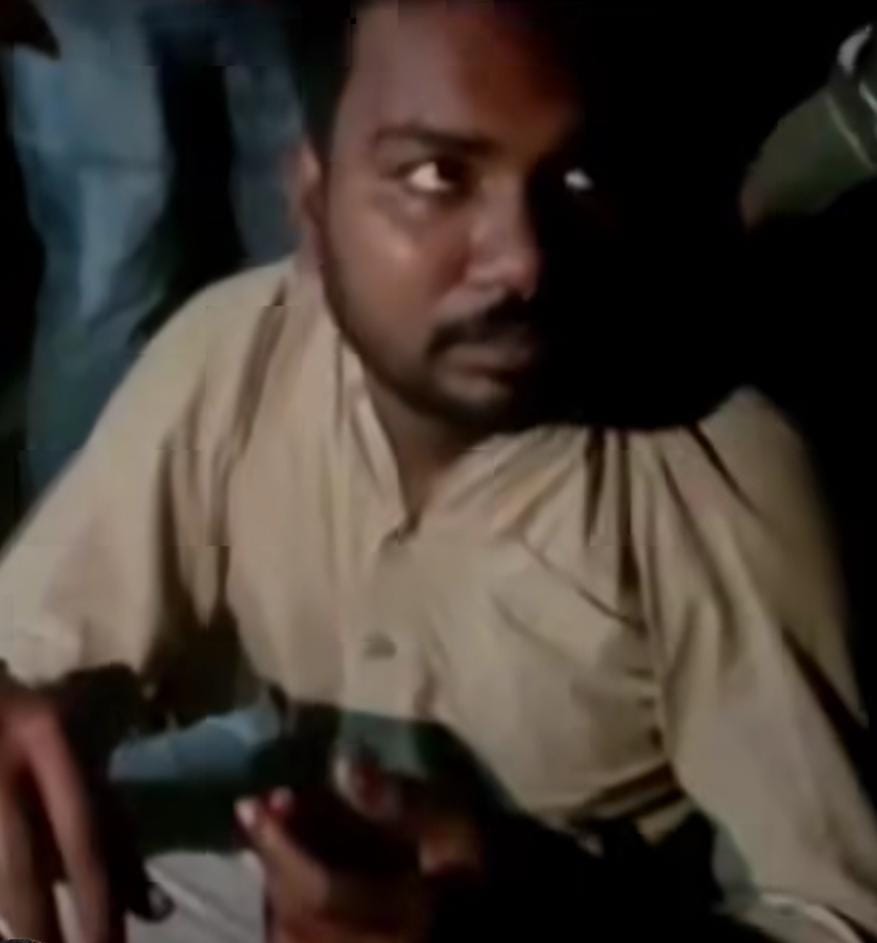 JAMSHEDPUR : सिदगोड़ा बाजार में पुलिस अधिकारियों के नाम पर कथित रंगदारी मांगने पहुंचा युवक पकड़ा गया