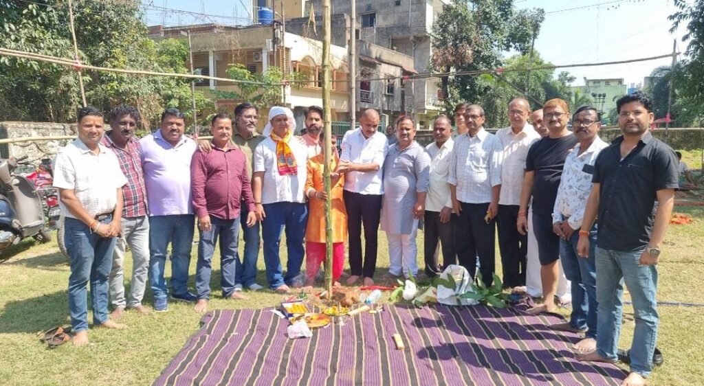 गोलमुरी में काली पूजा पंडाल का भूमि पूजन संपन्न, गिटार के आकार में बनेगा भव्य पंडाल