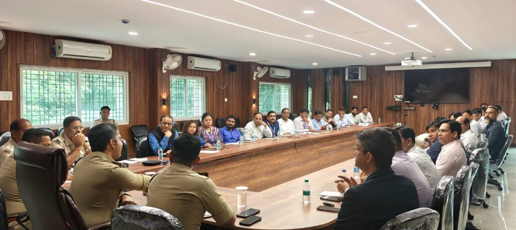 JAMSHEDPUR : बिष्टुपुर में बैंक सुरक्षा को लेकर पुलिस की बैठक, सीसीटीवी और अलार्म सिस्टम दुरुस्त रखने पर जोर