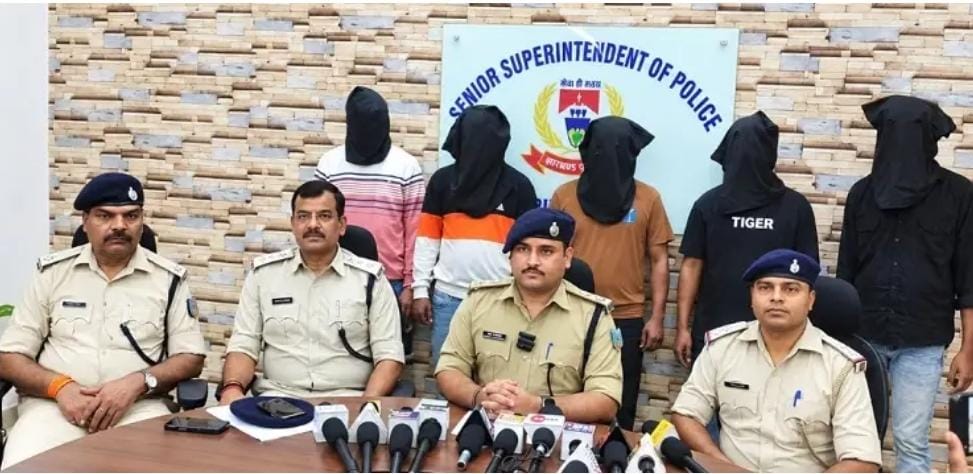 JAMSHEDPUR : साइबर ठगी के बड़े नेटवर्क का पुलिस ने किया खुलासा….. गेम खेलो, इनाम जीतो… इसी लालच में खाली हो रहे थे बैंक खाते! बिरसानगर में साइबर ठगों का अड्डा ध्वस्त…. पढ़े पूरी खबर